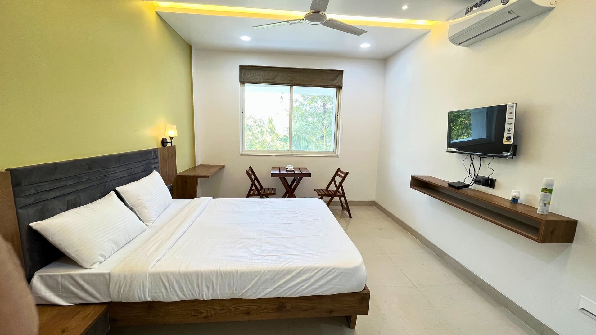 Premium Room